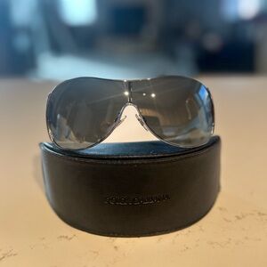Dolce & Gabbana Metallic Sunglasses with Black Case. DG2005 05/6G rare mint
